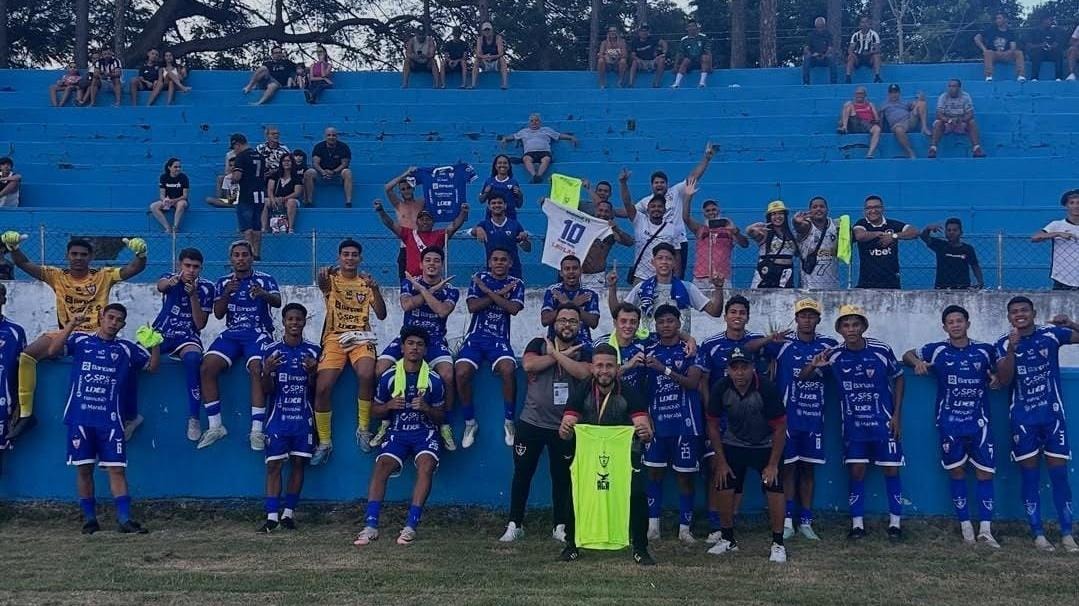 Acidente com ônibus de time da Copinha na BR-153 deixa um morto e feridos no Tocantins