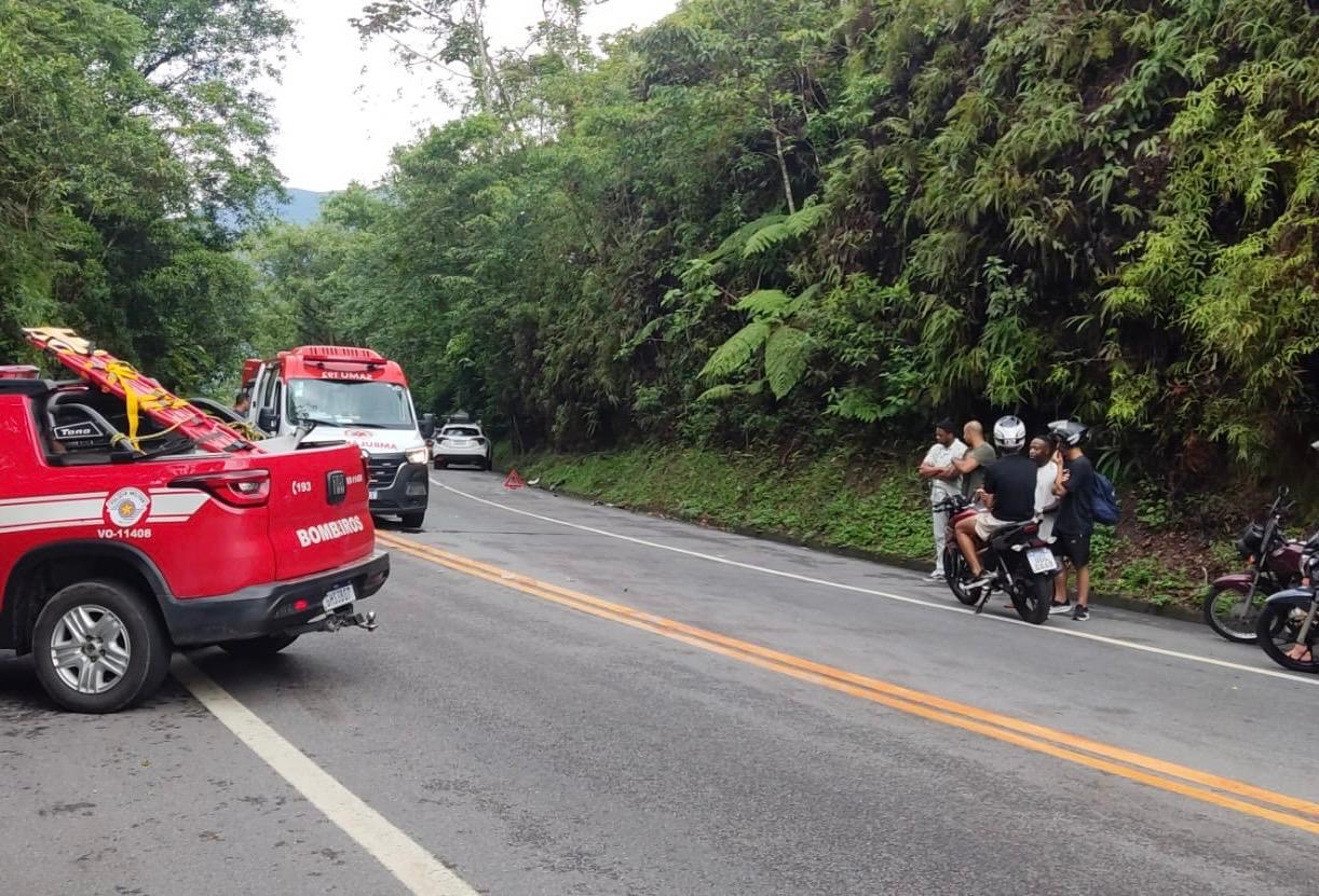 Colisão na Rio-Santos mata dois policiais militares em Ubatuba (SP)