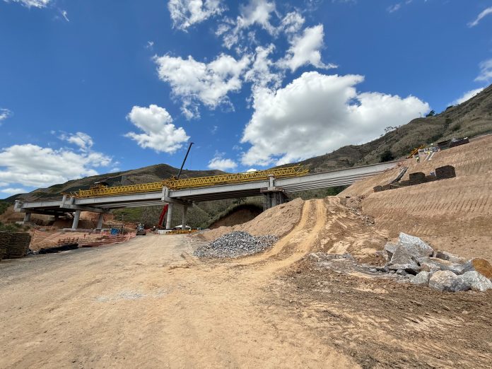Detonação de rochas na Serra das Araras, na Dutra, será retomada nesta segunda (12)