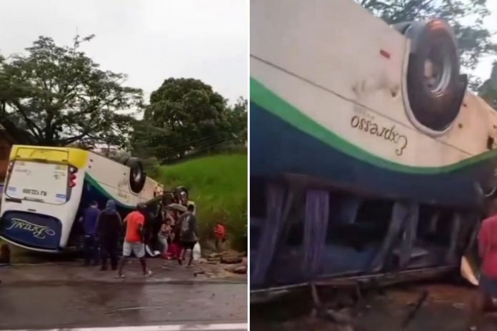 Ônibus capota na BR-356/RJ e deixa feridos, em Itaperuna Ônibus capota na BR-356/RJ e deixa feridos, em Itaperuna
