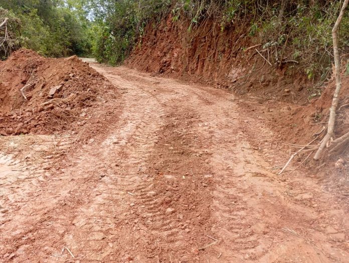 MG-235 é liberada ao tráfego após erosão, entre Serra da Saudade e São Gotardo MG-235 é liberada ao tráfego após erosão, entre Serra da Saudade e São Gotardo