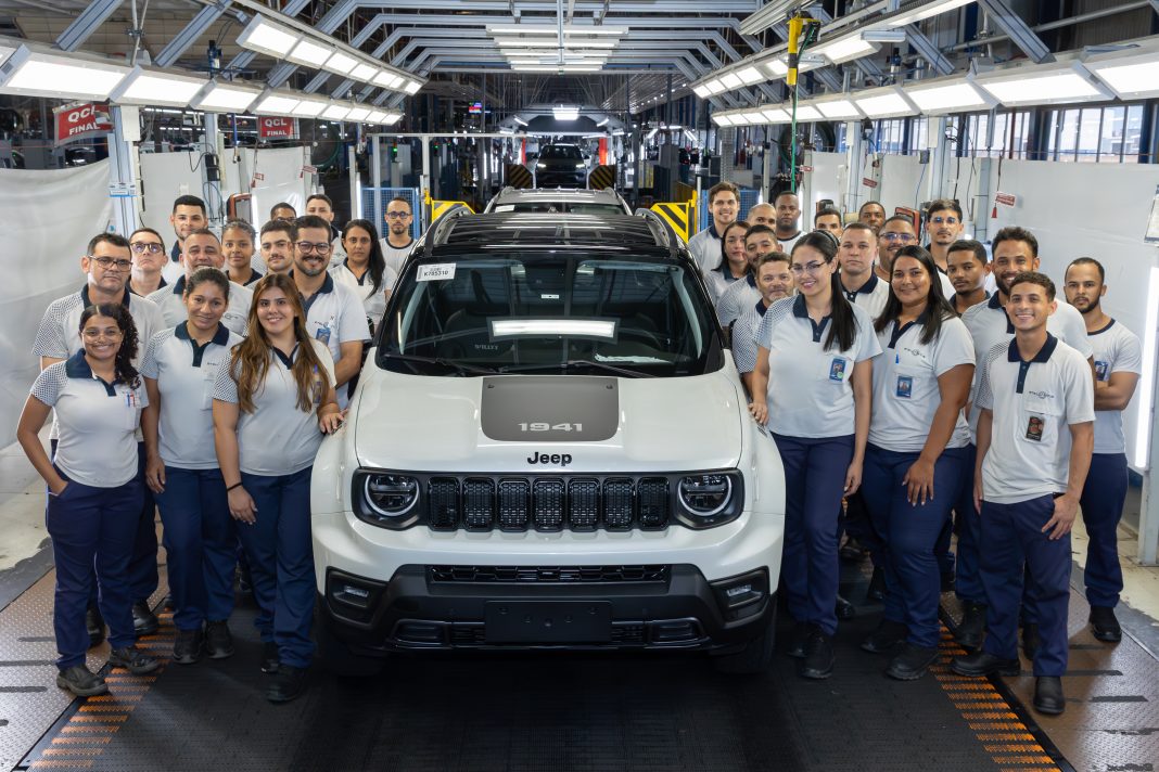 Jeep Renegade chega à produção de 700 mil unidades no Brasil