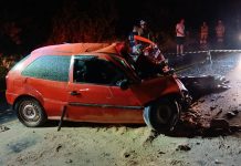 Acidente na BR-470/SC com carro e caminhão mata jovem, em Apiúna Acidente na BR-470/SC com carro e caminhão mata jovem, em Apiúna