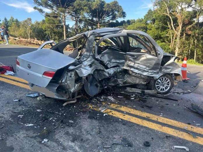 Acidente na BR-227/PR deixa 5 feridos graves, em Palmeira Acidente na BR-227/PR deixa 5 feridos graves, em Palmeira