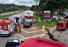 Acidente entre ônibus e carro na BR-262/MG deixa 1 morto e 1 ferido grave, em Florestal Acidente entre ônibus e carro na BR-262/MG deixa 1 morto e 1 ferido grave, em Florestal