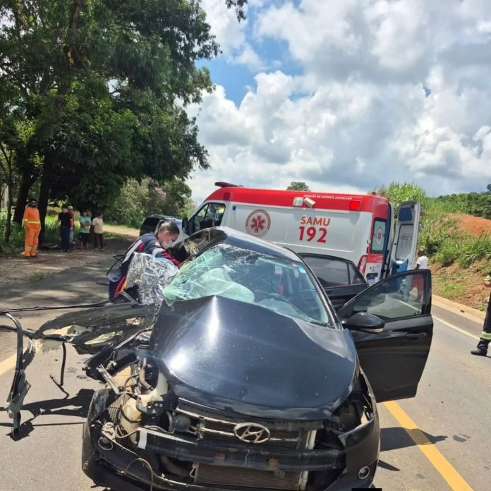 Família de Guaxupé (MG) morre em acidente na BR-491/MG Família de Guaxupé (MG) morre em acidente na BR-491/MG