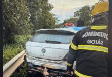 Acidente na BR-020/GO, entre carreta e carro, deixa casal morto, em Formosa Acidente na BR-020/GO entre carreta e carro deixa casal morto, em Formosa