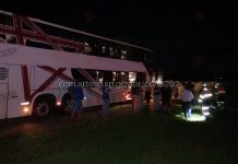 Ônibus da Reunidas Paulista sai da pista na Castello Branco (SP) e acaba no canteiro central Ônibus da Reunidas Paulista sai da pista na Castello Branco (SP) e acaba no canteiro central