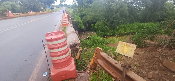 Acidente com guincho na BR-364/GO deixa mulher morta e 6 feridos, em Cachoeira Alta Acidente com guincho na BR-364/GO deixa mulher morta e 6 feridos, em Cachoeira Alta