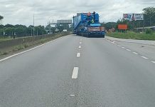 Carga especial retoma deslocamento na Via Dutra, a partir do km 58, em Arujá (SP) Carga especial retoma deslocamento na Via Dutra, a partir do km 58, em Arujá (SP)