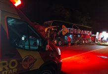 Acidente entre ônibus e carreta na BR-153/GO deixa 19 feridos, em S. Francisco de Goiás Acidente entre ônibus e carreta na BR-153/GO deixa 19 feridos, em S. Francisco de Goiás