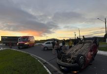 Jovens ficam feridos em acidente na BR-282/SC, em Lages Jovens ficam feridos em acidente na BR-282/SC, em Lages
