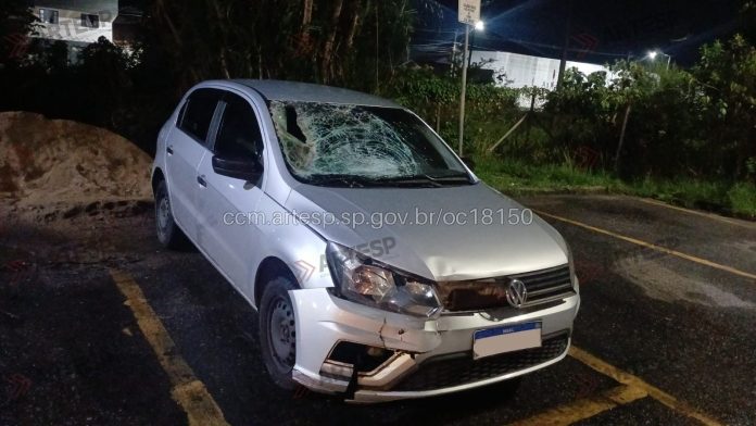 Homem morre atropelado por um Volkswagen Gol, na noite desse sábado (7), na rodovia SP-055, em Mongaguá (SP).