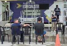Caminhoneiros têm atendimento médico na Via Dutra, durante 90 dias, em Pinda, SP Caminhoneiros têm atendimento médico na Via Dutra, durante 90 dias, em Pinda, SP