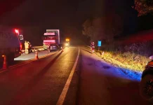 Acidente na BR-386/RS, entre carro e carreta, deixa dois homens mortos Acidente na BR-386/RS, entre carro e carreta, deixa dois homens mortos