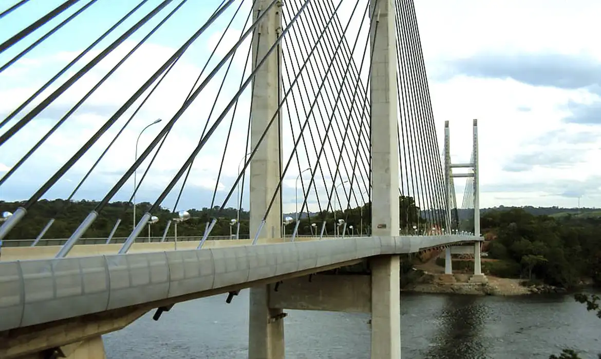 Ponte binacional na BR-401, entre Brasil e Guiana Francesa, recebe vistoria técnica