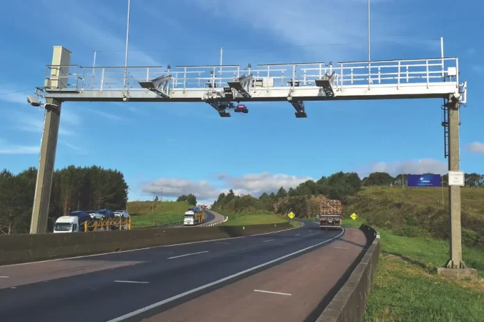Deputados do PR querem que TRF suspenda pedágio free flow nas rodovias do Lote 4