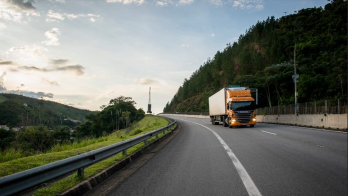 Obras de recapeamento na Rodovia dos Tamoios alteram o tráfego na via Obras de recapeamento na Rodovia dos Tamoios alteram o tráfego na via