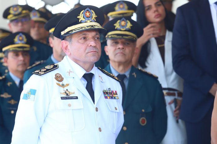 Novo comandante da Polícia Militar do RJ toma posse e anuncia policiamento ostensivo