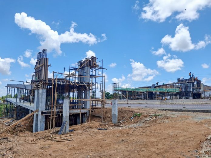 Moradores de Maurim e usuários da BR-101/SE terão mais segurança com nova passarela Moradores de Maurim e usuários da BR-101/SE terão mais segurança com nova passarela