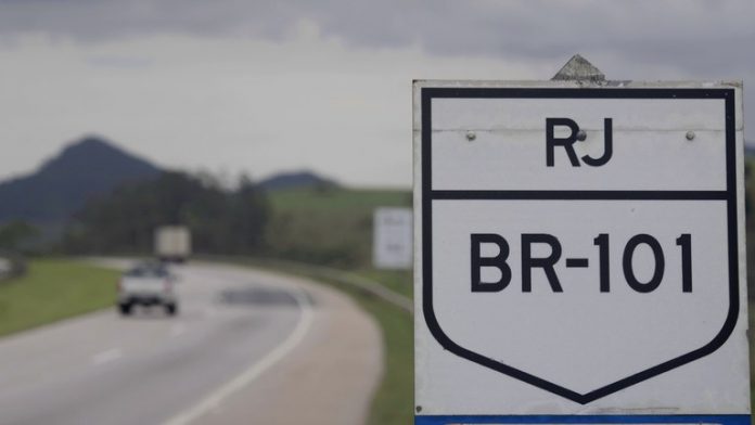 Assinado aditivo ao contrato de concessão da rodovia BR-101/RJ
