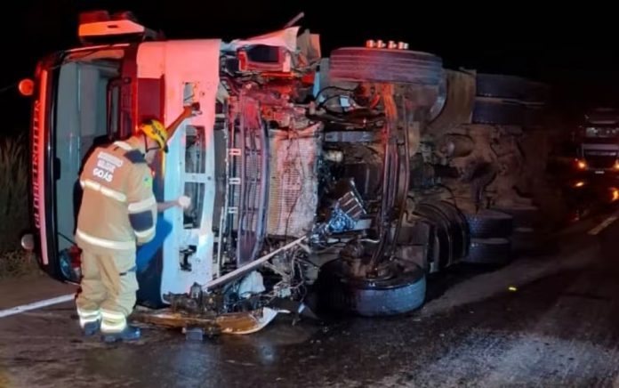 Colisão na GO-164 deixa casal morto, em São Miguel do Araguaia