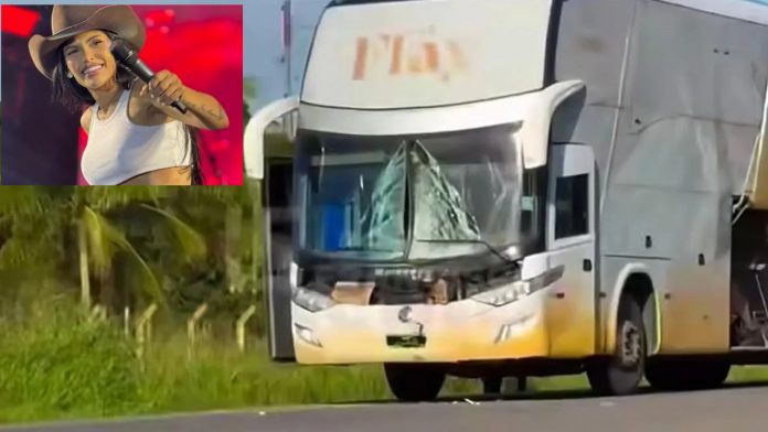 Motoqueiro na contramão na PE-062 morre ao bater contra ônibus da cantora Flay Motoqueiro na contramão na PE-062 morre ao bater contra ônibus da cantora Flay
