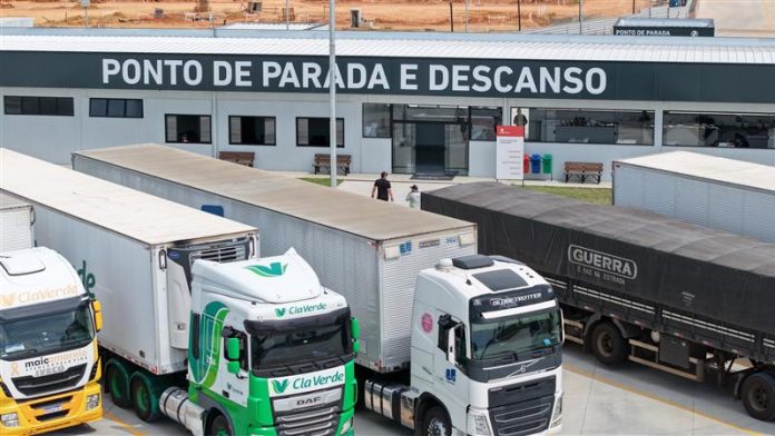 Caminhoneiros terão serviços de saúde na Via Dutra, a partir desta segunda (16), em Itatiaia (RJ)