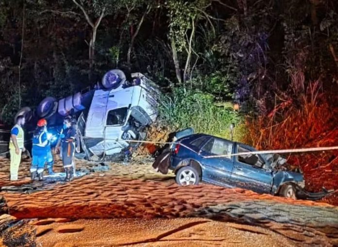 Colisão na BR-262/MG, em Luz, mata três pessoas, entre elas, mãe e filho