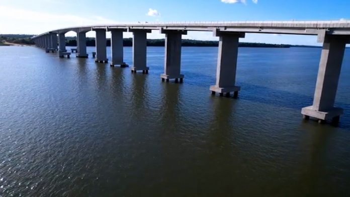 Ponte sobre o Rio Araguaia, na BR-230/TO, segue interditada até fim de inspeção
