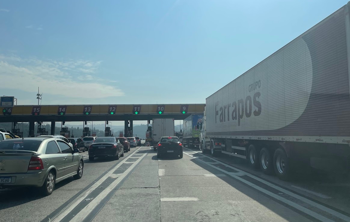 Projeto de Lei quer acabar com a cobrança de pedágio para caminhoneiros