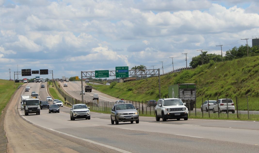 Feriado de Tiradentes deve levar quase 20 milhões de veículos às rodovias de SP Feriado de Tiradentes deve levar quase 20 milhões de veículos às rodovias de SP