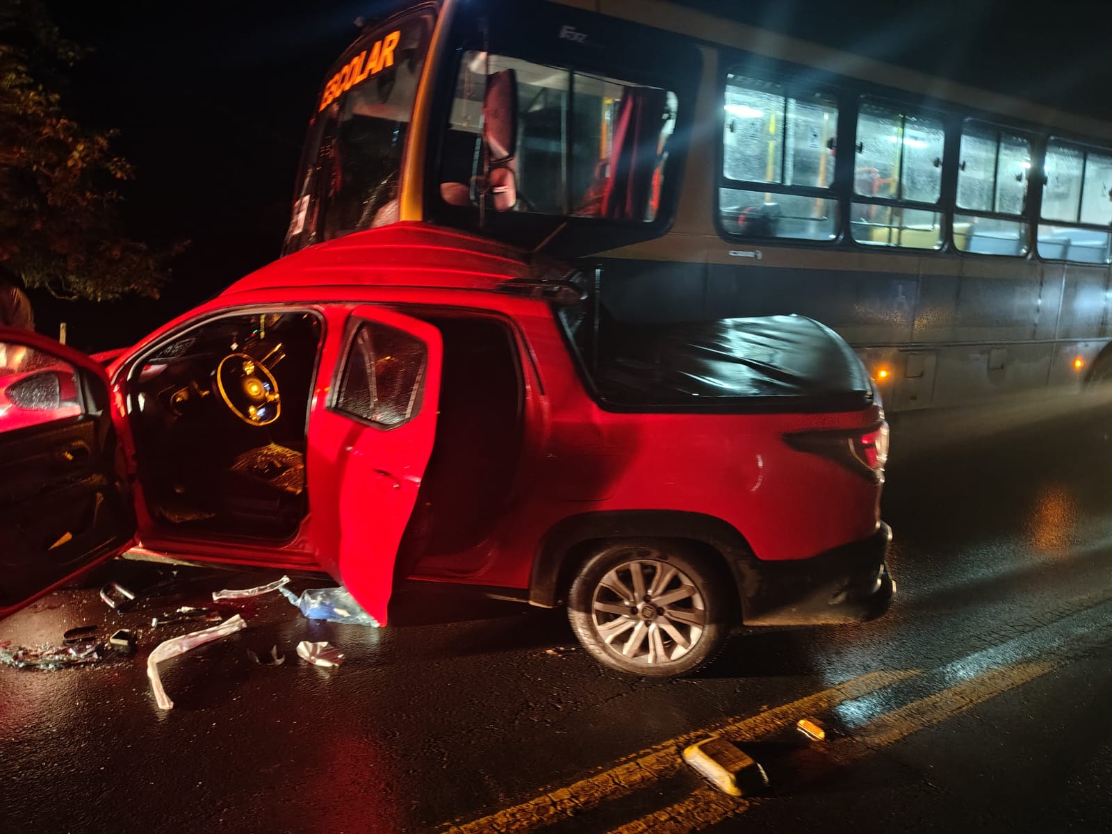 Ônibus escolar clandestino de São João do Sul se envolve em acidente fatal na SC-290