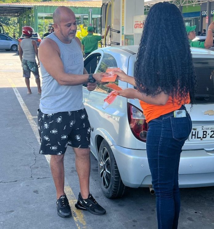Concessionária faz ações sobre o pedágio free flow na Rio-Santos, durante o feriado de Páscoa