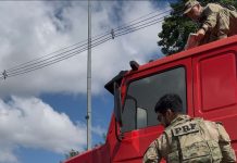 Caminhoneiro paranaense é preso na BR-386/RS com 46 kg de cocaína Caminhoneiro paranaense é preso na BR-386/RS com 46 kg de cocaína