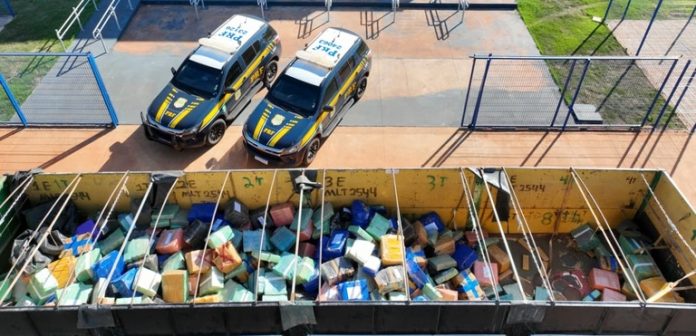 Caminhoneiro é preso em flagrante na BR-163/MS por tráfico de drogas
