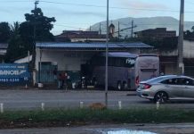 Ônibus da Rota que invadiu rodoviária na Bahia e matou 2 pessoas tem 20 multas Ônibus da Rota que invadiu rodoviária na Bahia e matou 2 pessoas tem 20 multas
