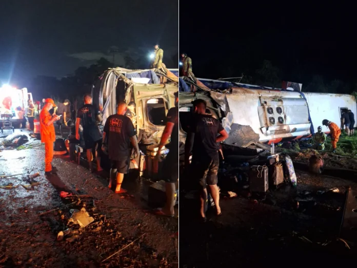 Ônibus da banda do cantor Núzio Medeiros tomba na rodovia BR-316 e deixa seis feridos, em Teresina, no Piauí.