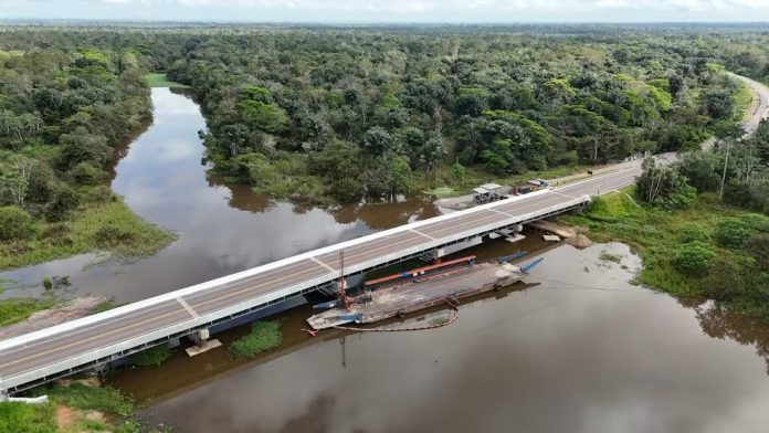 Tráfego na ponte sobre o Rio Autaz, na BR-319/AM, será liberado na segunda (27)