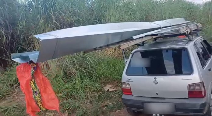VÍDEO: Transporte de carga metálica irregular é flagrada na BR-153/GO, em Goiânia