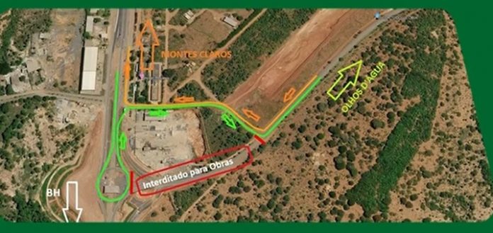 Entroncamento da BR-451 com BR-135 tem desvio temporário, em Bocaiúva (MG)