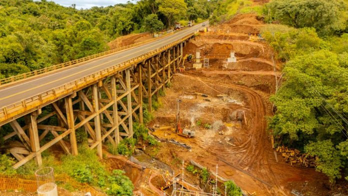 Construção de ponte na BR-153/PR, em Santo Antônio da Platina, será concluída em 2027