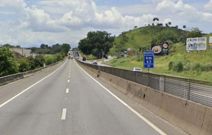 Motoqueira morre na Via Dutra (BR-116), em Guaratinguetá (SP)