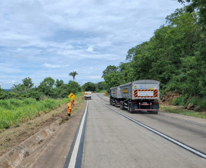 Tráfego na BR-364/MT ficará em meia pista, a partir desta segunda (11), na Serra de São Vicente Tráfego na BR-364/MT ficará em meia pista, a partir desta segunda (11), na Serra de São Vicente