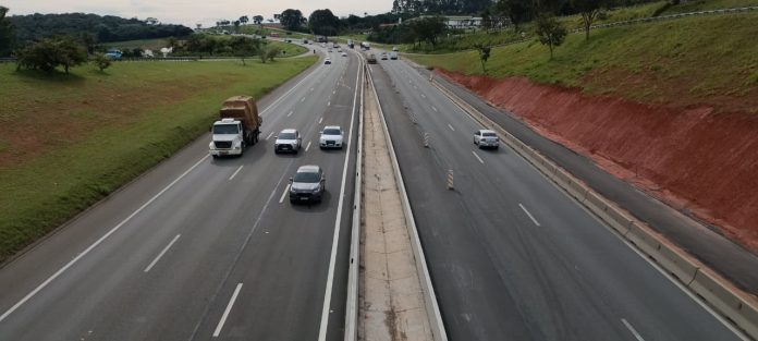 Usuários da D. Pedro I (SP-065) ganham novo trecho de faixa adicional, em Atibaia