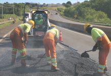 Obras em rodovias do Paraná alteram o tráfego de veículos, nesta terça-feira (12) Obras em rodovias do Paraná alteram o tráfego de veículos, nesta terça-feira (12)