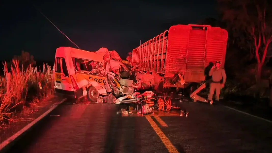 EXCLUSIVO: Carreta Scania da tragédia na GO-518 com 5 mortes está irregular