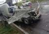 Acidente entre caminhão e utilitário mata 2 e fere 2, na SP-323, em Monte Alto Acidente entre caminhão e utilitário mata 2 e fere 2, na SP-323, em Monte Alto
