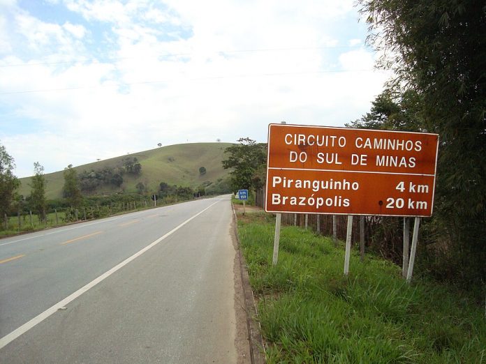 BR-459/MG está interditada na região de Itajubá, no Sul de Minas Gerais