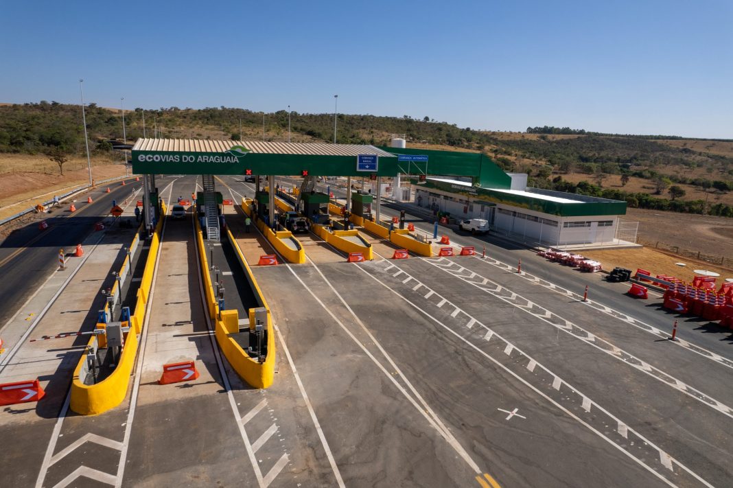 Juiz determina suspensão de cobrança de pedágio na BR-153/GO, mas tarifas continuam sendo cobradas Juiz determina suspensão de cobrança de pedágio na BR-153/GO, mas tarifas continuam sendo cobradas